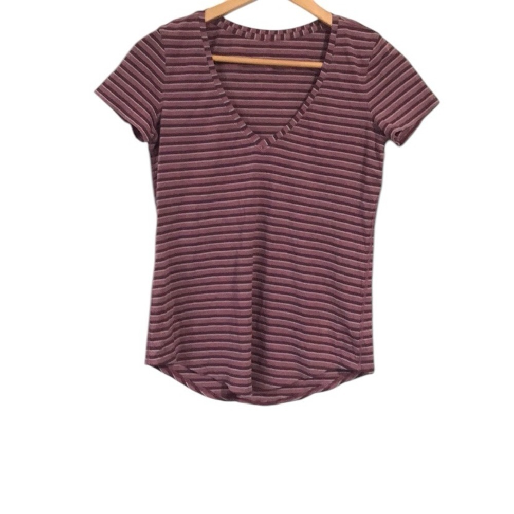 Lululemon Love V-Neck T-Shirt burgundy stripes small
